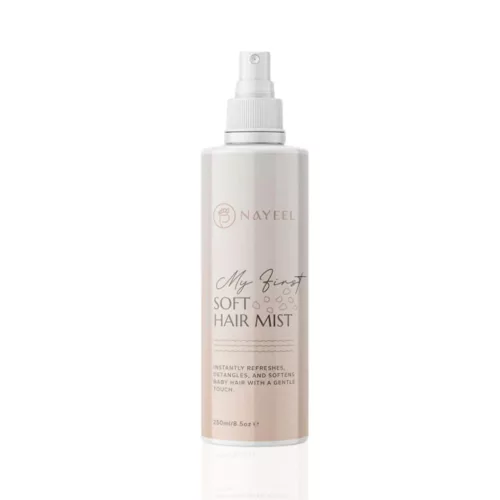 Nayeel My First Soft Hair Mist 250 ml-es szórófejes hajpermet flakon világos, letisztult csomagolásban.