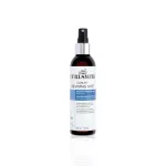 Curlsmith Curlfit Reviving Mist fejbőr- és hajfrissítő spray sötét flakonban, fekete szórófejjel és fehér címkével.