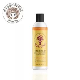 Jessicurl Too Shea! Extra Moisturizing Conditioner hajbalzsam fehér flakonban, sárga címkével és fekete kupakkal.